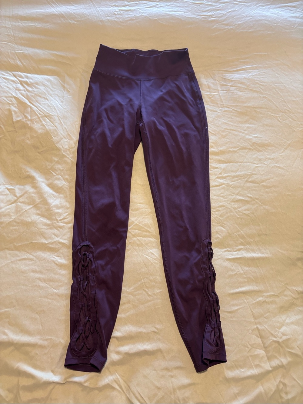 lululemon athletica 4 Plum Lace Detail High-Rise Leggings 25”
